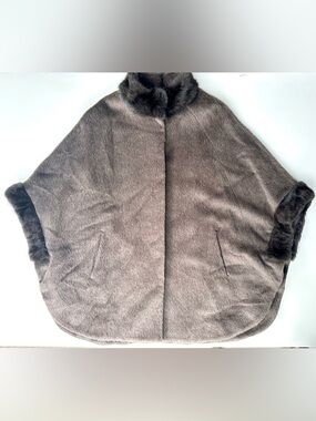 Muskrat Fur Trim Alpaca Izzat Baba Women's Taupe Gray Fury Cape Coat